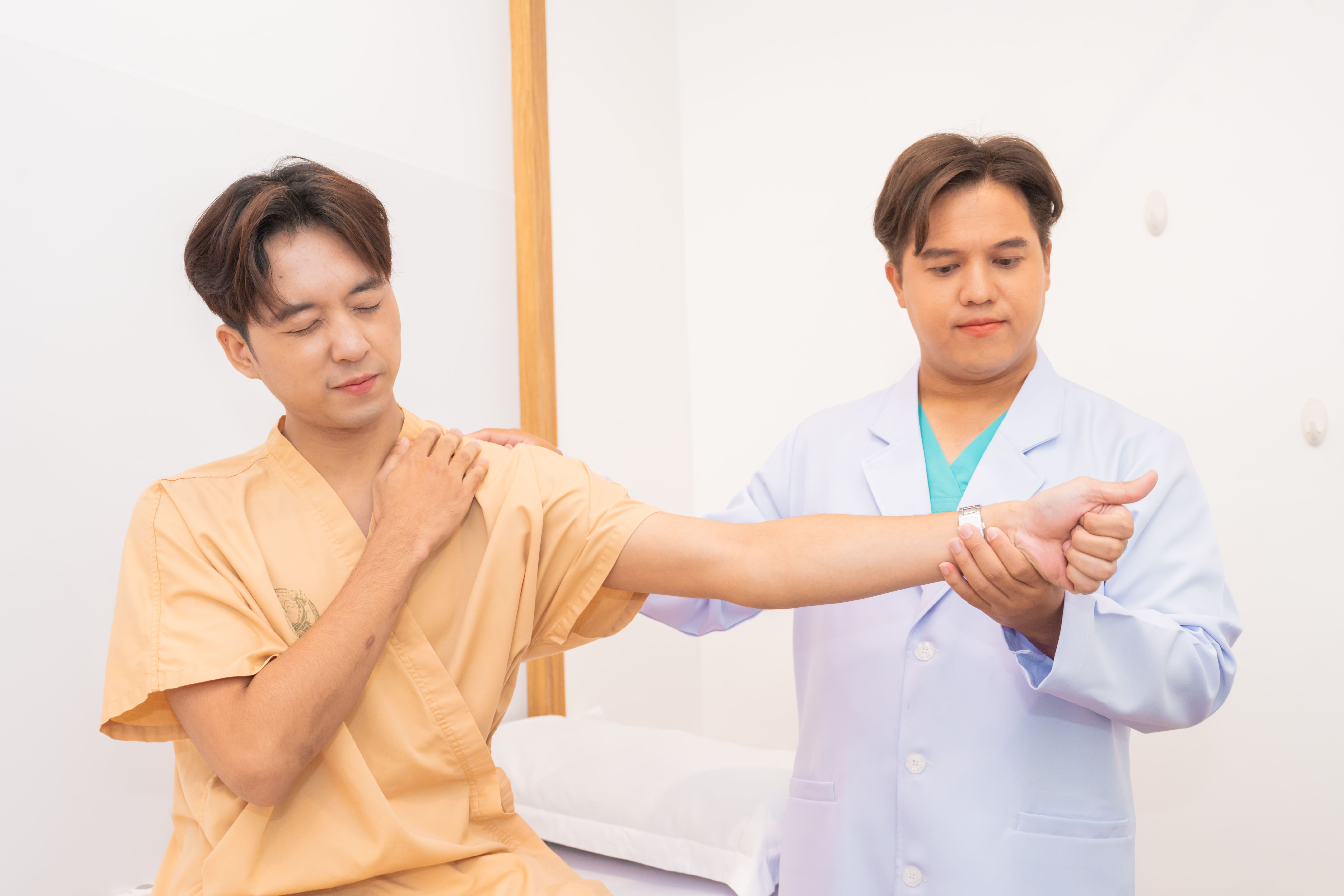 พี่ไท้ยืด